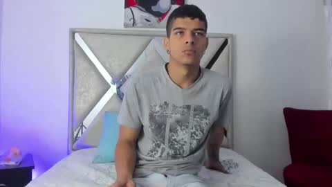 Snapshot of wyatt_2 chatting on 26, 11, 2025 wyatt online show from 26, 11, 2025