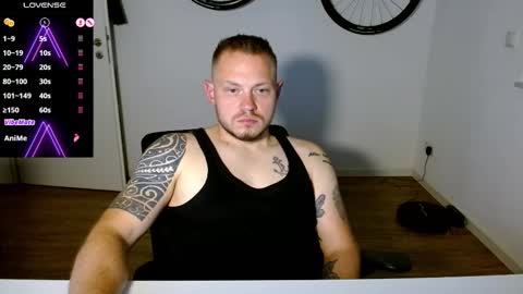 Snapshot of x19marco93x chatting on 10, 10, 2025 x19marco93x online show from 10, 10, 2025