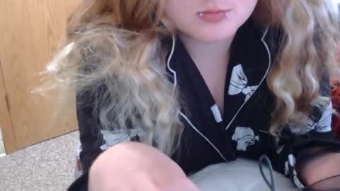 Snapshot of x2kayx2 chatting on 5, 5, 2026 x2kayx2 online show from 5, 5, 2026