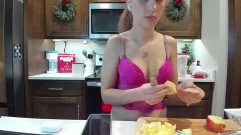 Snapshot of x_buttercup_x chatting on 4, 12, 2025 x_buttercup_x online show from 4, 12, 2025