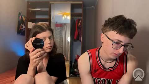 Philipp and Este online show from 9, 2, 2026