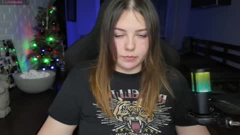 Snapshot of x_nirvana_x chatting on 2, 2, 2025 LOVE NERDS ONLY online show from 2, 2, 2025