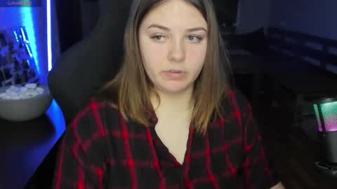 Snapshot of x_nirvana_x chatting on 17, 10, 2025 LOVE NERDS ONLY online show from 17, 10, 2025