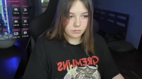 Snapshot of x_nirvana_x chatting on 10, 11, 2025 LOVE NERDS ONLY online show from 10, 11, 2025