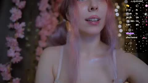 Snapshot of x_sexykitten666_x chatting on 11, 7, 2026 Lucy online show from 11, 7, 2026