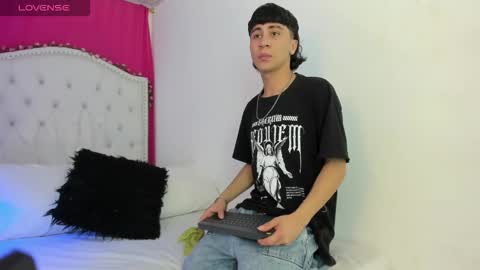 Snapshot of xaandergrey chatting on 7, 11, 2025 xaanderGrey online show from 7, 11, 2025