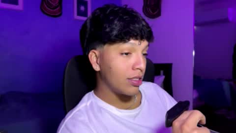 Snapshot of xander_bonnet1 chatting on 4, 12, 2025 Xander bonnet online show from 4, 12, 2025