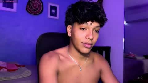 Snapshot of xander_bonnet1 chatting on 17, 12, 2025 Xander bonnet online show from 17, 12, 2025