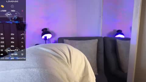 Snapshot of xander_card chatting on 12, 9, 2025 Xander Cardona online show from 12, 9, 2025