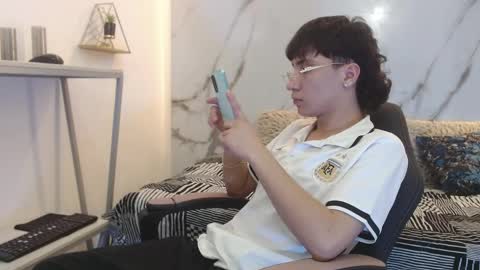 xandergrey8 online show from 13, 4, 2026