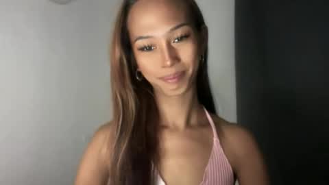 Snapshot of xandraluxe_xoxo chatting on 21, 11, 2025 Cassandra online show from 21, 11, 2025