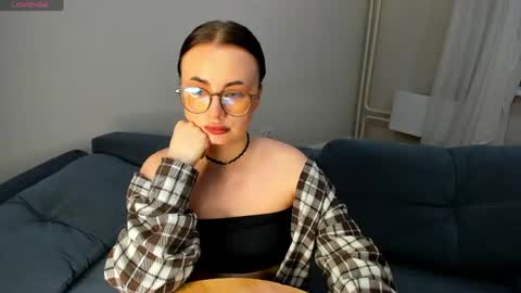 Snapshot of xapka_lapka chatting on 8, 5, 2026 Alice online show from 8, 5, 2026