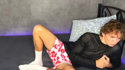 Snapshot of xavier_200 chatting on 5, 11, 2025 Xavier PVT open online show from 5, 11, 2025