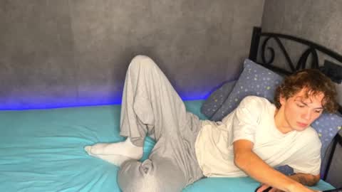 Snapshot of xavier_200 chatting on 27, 11, 2025 Xavier PVT open online show from 27, 11, 2025