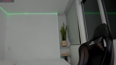 Snapshot of xavier_colleman chatting on 25, 4, 2026 Xavier online show from 25, 4, 2026
