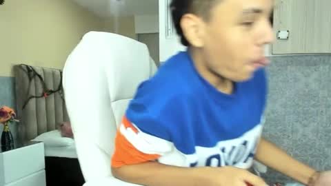 xavier fox   online show from 23, 10, 2025