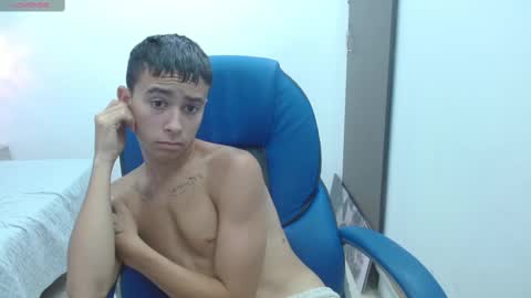 Snapshot of xavii_18_ chatting on 22, 1, 2025 xavii_18_ online show from 22, 1, 2025