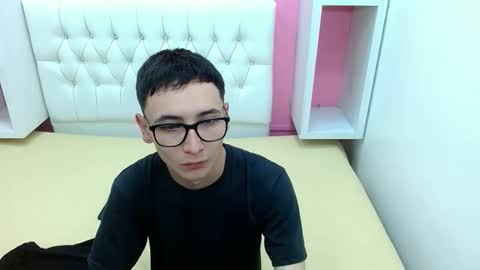 Snapshot of xcoupleplayxx chatting on 14, 4, 2026 xcoupleplayxx online show from 14, 4, 2026