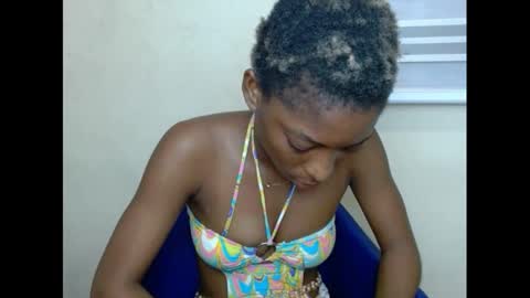 Snapshot of xcreamypussy chatting on 12, 1, 2025 xcreamypussy online show from 12, 1, 2025