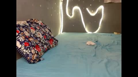 Snapshot of xcreamypussy chatting on 6, 3, 2025 xcreamypussy online show from 6, 3, 2025