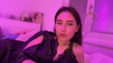 Snapshot of xcutexbunny chatting on 11, 10, 2025 XCuteXbunny online show from 11, 10, 2025