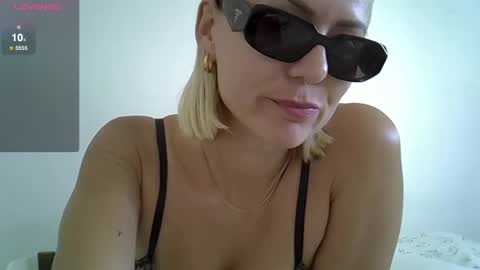 Daisy Hansen online show from 8, 2, 2025