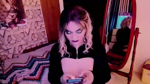 Snapshot of xdirtymistressx chatting on 14, 12, 2025 XDirtymistressX online show from 14, 12, 2025