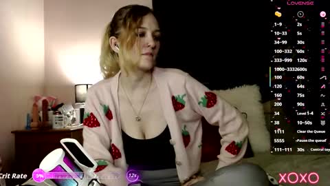 Snapshot of xelliee_rosex chatting on 22, 9, 2025 EllieeRose online show from 22, 9, 2025
