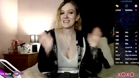 Snapshot of xelliee_rosex chatting on 10, 10, 2025 EllieeRose online show from 10, 10, 2025