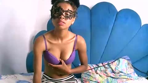 Snapshot of xenhuu chatting on 19, 12, 2025 xenhuu online show from 19, 12, 2025