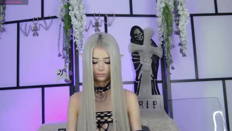 Snapshot of xenomy chatting on 28, 10, 2025 xenomy online show from 28, 10, 2025