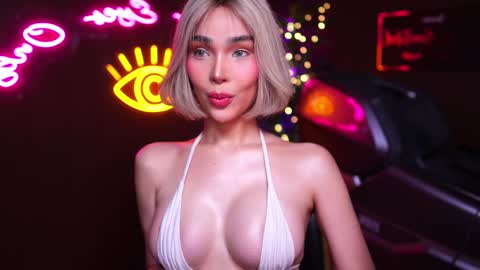 Snapshot of xforyoureyesonlyx chatting on 8, 1, 2025 Anne online show from 8, 1, 2025