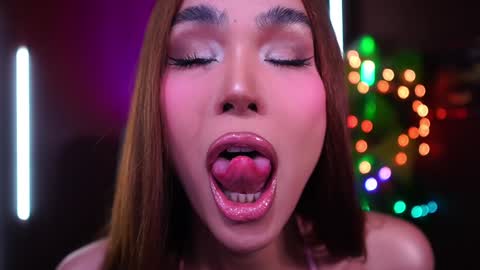 Snapshot of xforyoureyesonlyx chatting on 6, 11, 2025 Anne online show from 6, 11, 2025