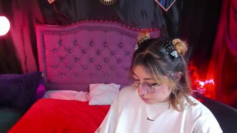 xialee and Lio online show from 18, 1, 2025