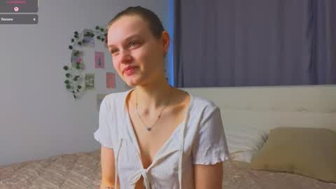 Snapshot of xiaobrunscheen chatting on 27, 11, 2025 Luna and Lina online show from 27, 11, 2025