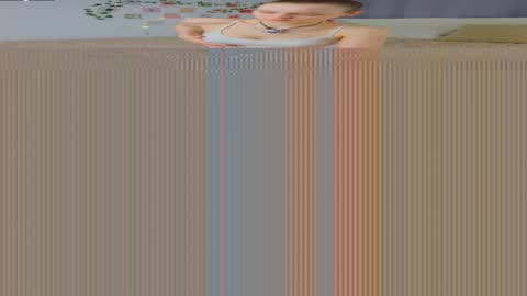 Snapshot of xiaobrunscheen chatting on 17, 12, 2025 Luna and Lina online show from 17, 12, 2025