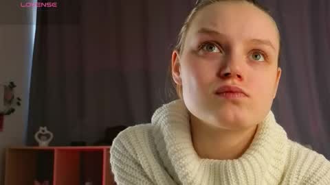 Luna and Lina online show from 5, 2, 2026