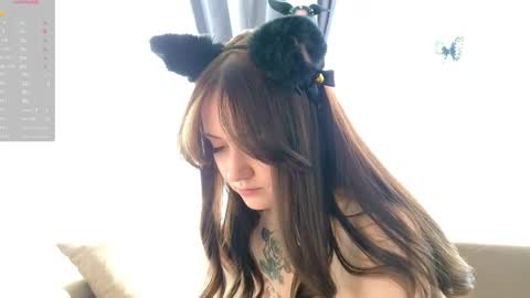 Luna and Lina online show from 6, 4, 2026