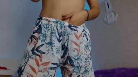 Snapshot of xime_stone chatting on 6, 11, 2025 Xime online show from 6, 11, 2025