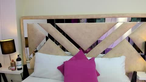 Xime  online show from 25, 2, 2026