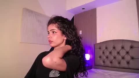 Snapshot of ximenaa_diaz chatting on 9, 9, 2025 Mia Vega online show from 9, 9, 2025