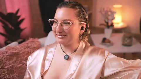 Snapshot of ximenna_cruz_ chatting on 10, 6, 2026 Xime Independent Artist online show from 10, 6, 2026