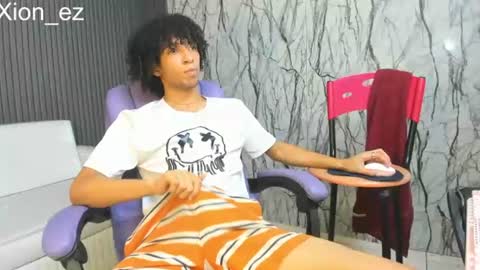 Snapshot of xion_ez chatting on 8, 7, 2026 xion_ez online show from 8, 7, 2026