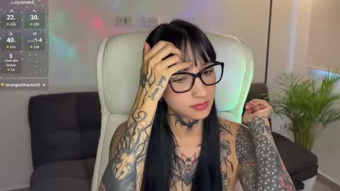 xisisxx online show from 17, 10, 2025