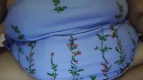 Snapshot of xjuicytits chatting on 26, 11, 2025 xjuicytits online show from 26, 11, 2025