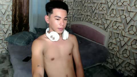 Khen online show from 10, 12, 2024