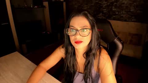 Lara online show from 10, 9, 2025