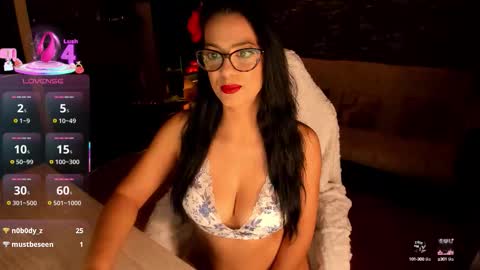 Snapshot of xlaracroftx chatting on 22, 9, 2025 Lara online show from 22, 9, 2025