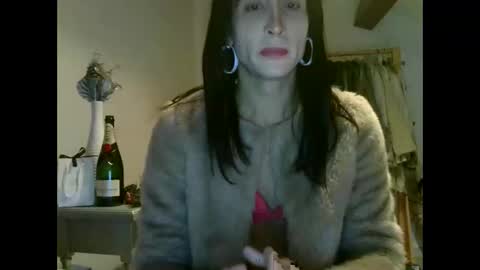 Snapshot of xlecram chatting on 29, 10, 2025 Wendy online show from 29, 10, 2025