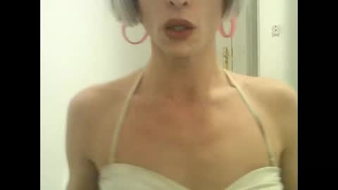 Snapshot of xlecram chatting on 15, 12, 2025 Wendy online show from 15, 12, 2025